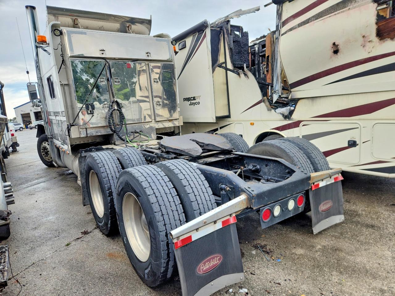 1XP5DB9X87D638410 · 2007 PETERBILT 379 · 3/10