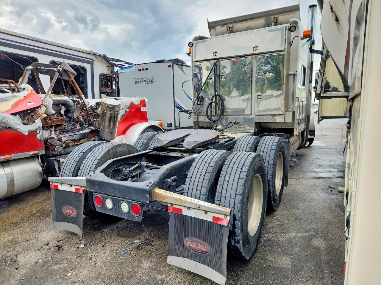 1XP5DB9X87D638410 · 2007 PETERBILT 379 · 4/10