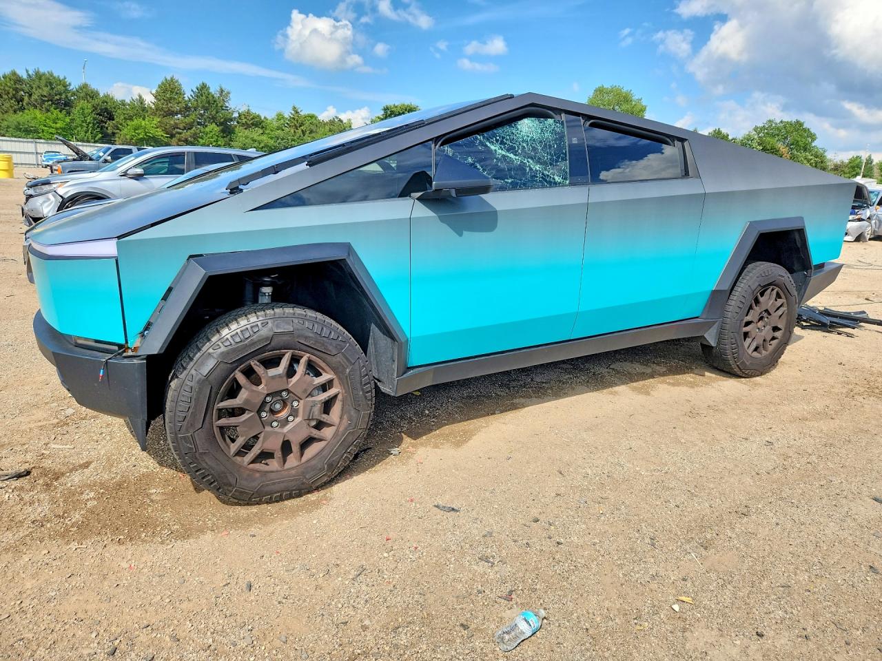 7G2CEHEE5RA056042 · 2024 TESLA CYBERTRUCK