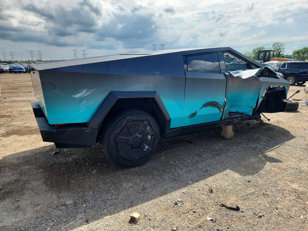 7G2CEHEE5RA056042 · 2024 TESLA CYBERTRUCK · 3/13