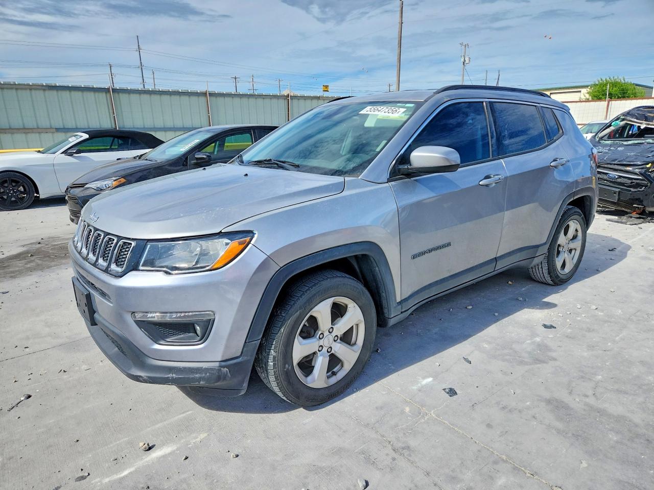 3C4NJCBB9HT632903 · 2017 JEEP COMPASS