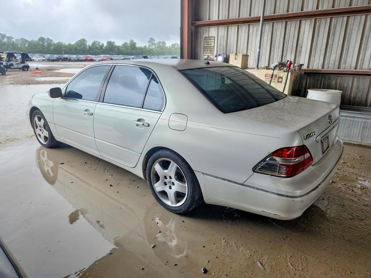 JTHBN36F955020487 · 2005 LEXUS LS 430 · 2/12