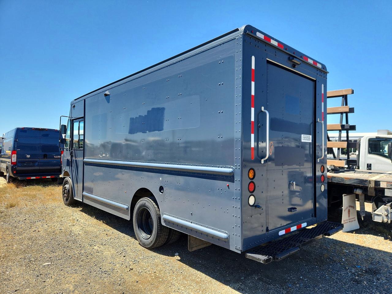 4UZAC2GA4MCMM9252 · 2021 FRHT CHASSIS · 2/12