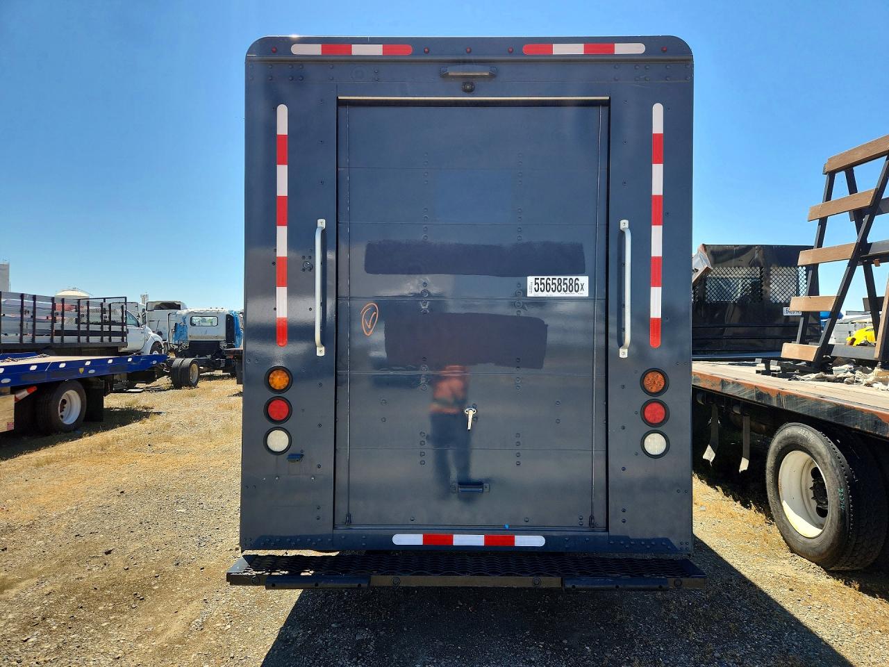 4UZAC2GA4MCMM9252 · 2021 FRHT CHASSIS · 6/12