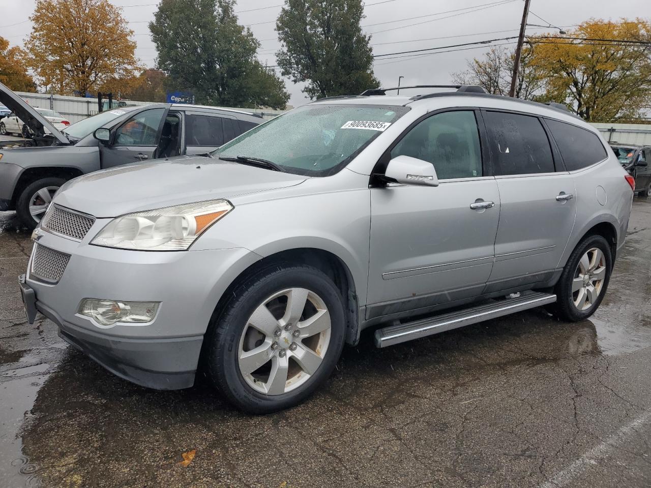1GNKRLED8CJ404827 · 2012 CHEVROLET TRAVERSE