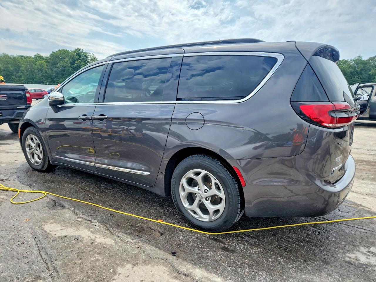 2C4RC1GG5PR536269 · 2023 CHRYSLER PACIFICA · 2/13