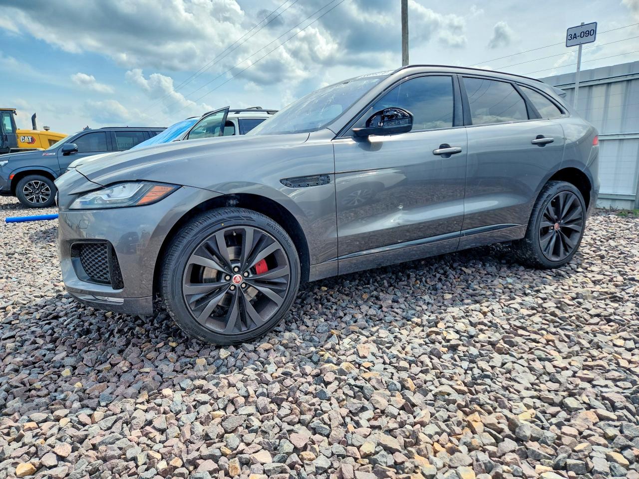SADCM2FV2JA267415 · 2018 JAGUAR F-PACE