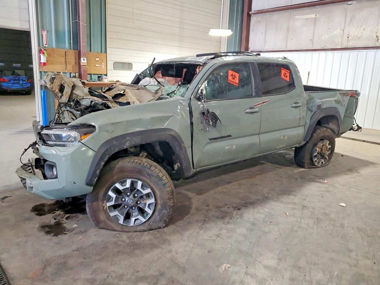3TMCZ5AN1NM531805 · 2022 TOYOTA TACOMA