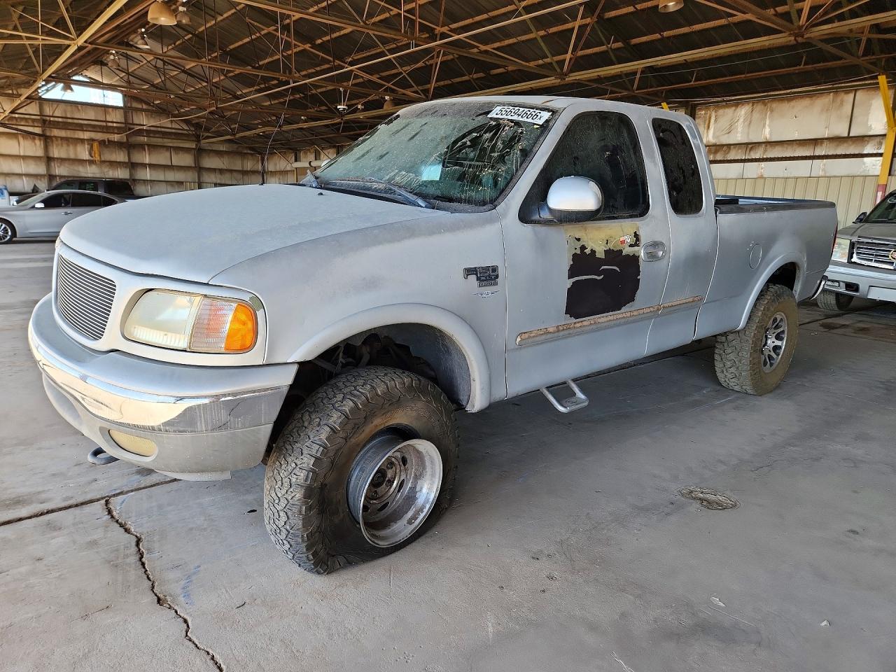 2FTRX18L9YCB18575 · 2000 FORD F150