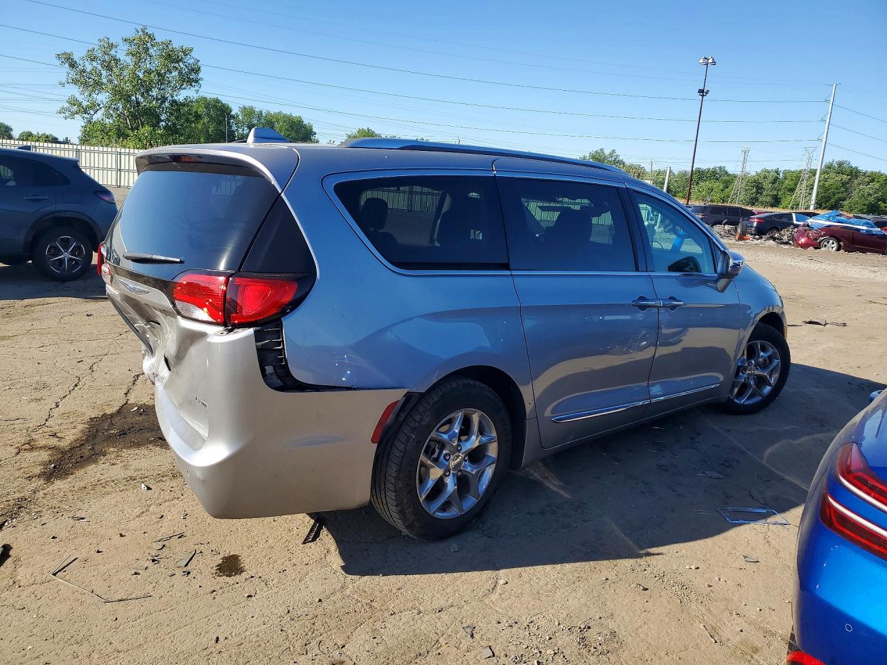 2C4RC1GG2JR232856 · 2018 CHRYSLER PACIFICA · 3/13