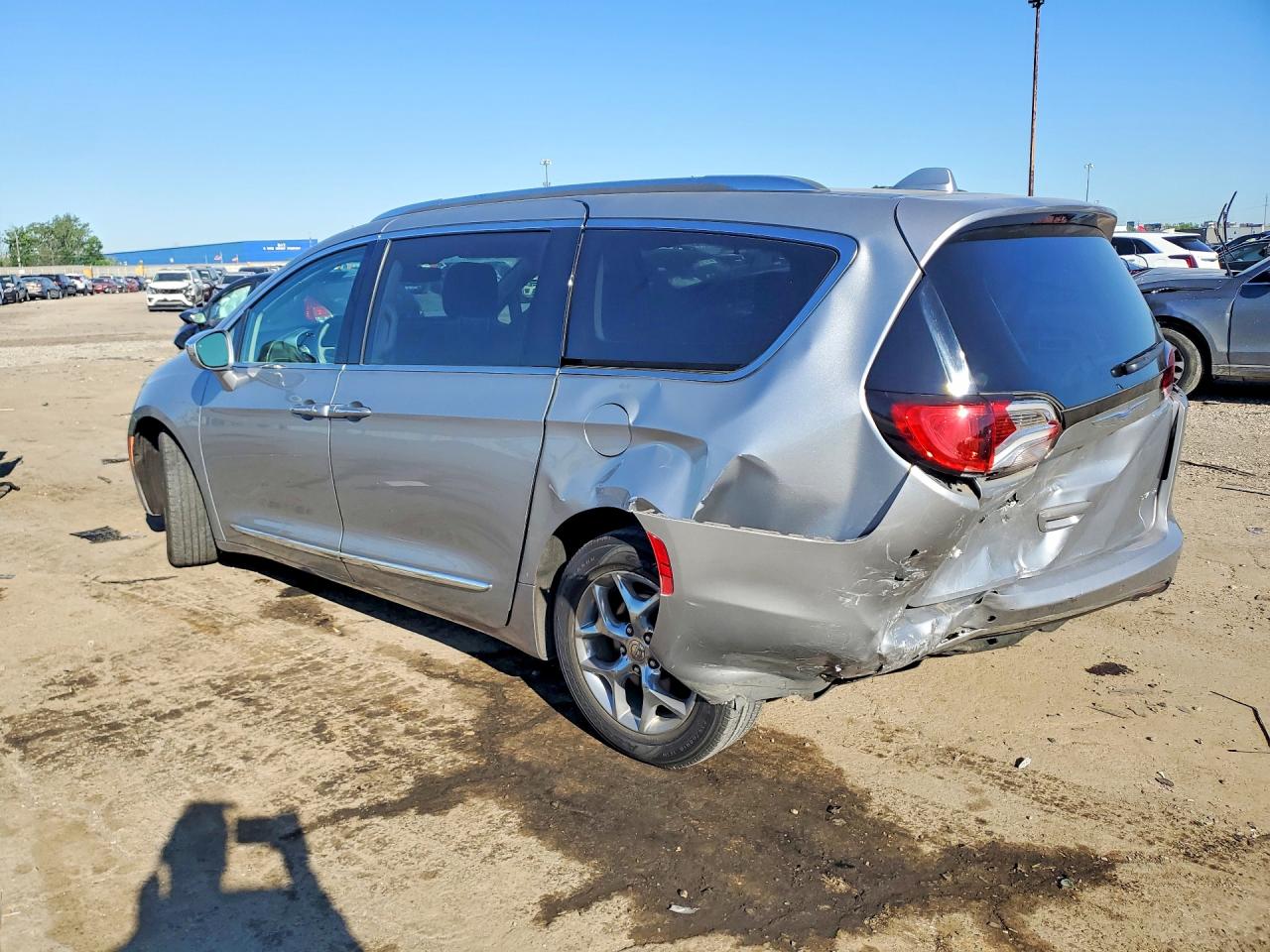 2C4RC1GG2JR232856 · 2018 CHRYSLER PACIFICA · 2/13