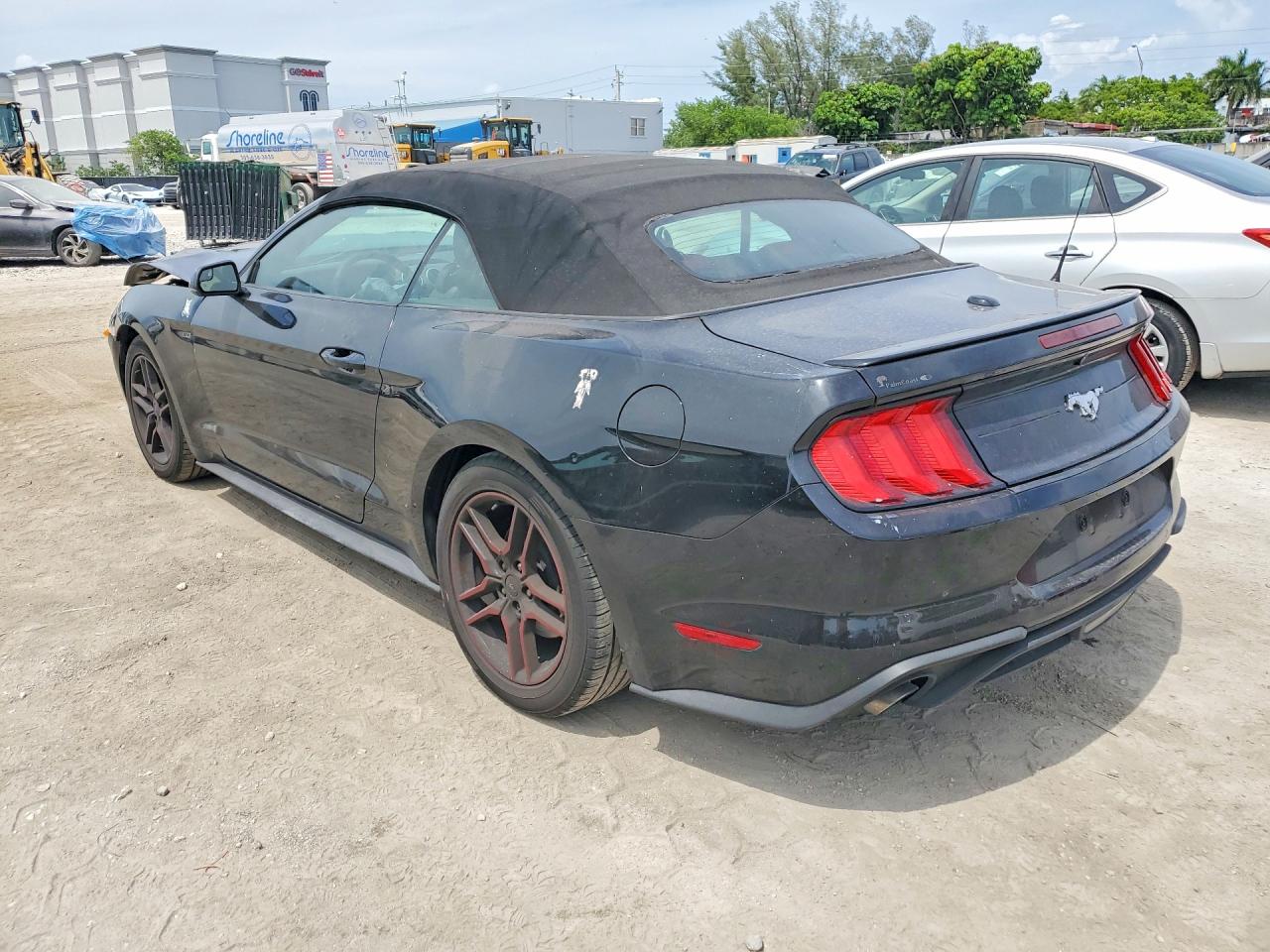 1FATP8UH1J5117782 · 2018 FORD MUSTANG · 2/13