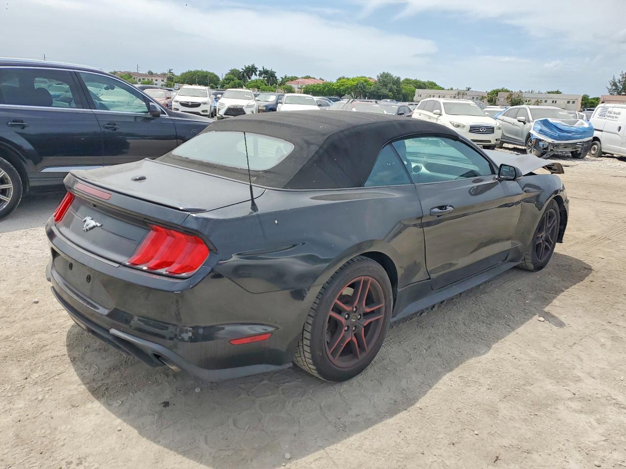 1FATP8UH1J5117782 · 2018 FORD MUSTANG · 3/13