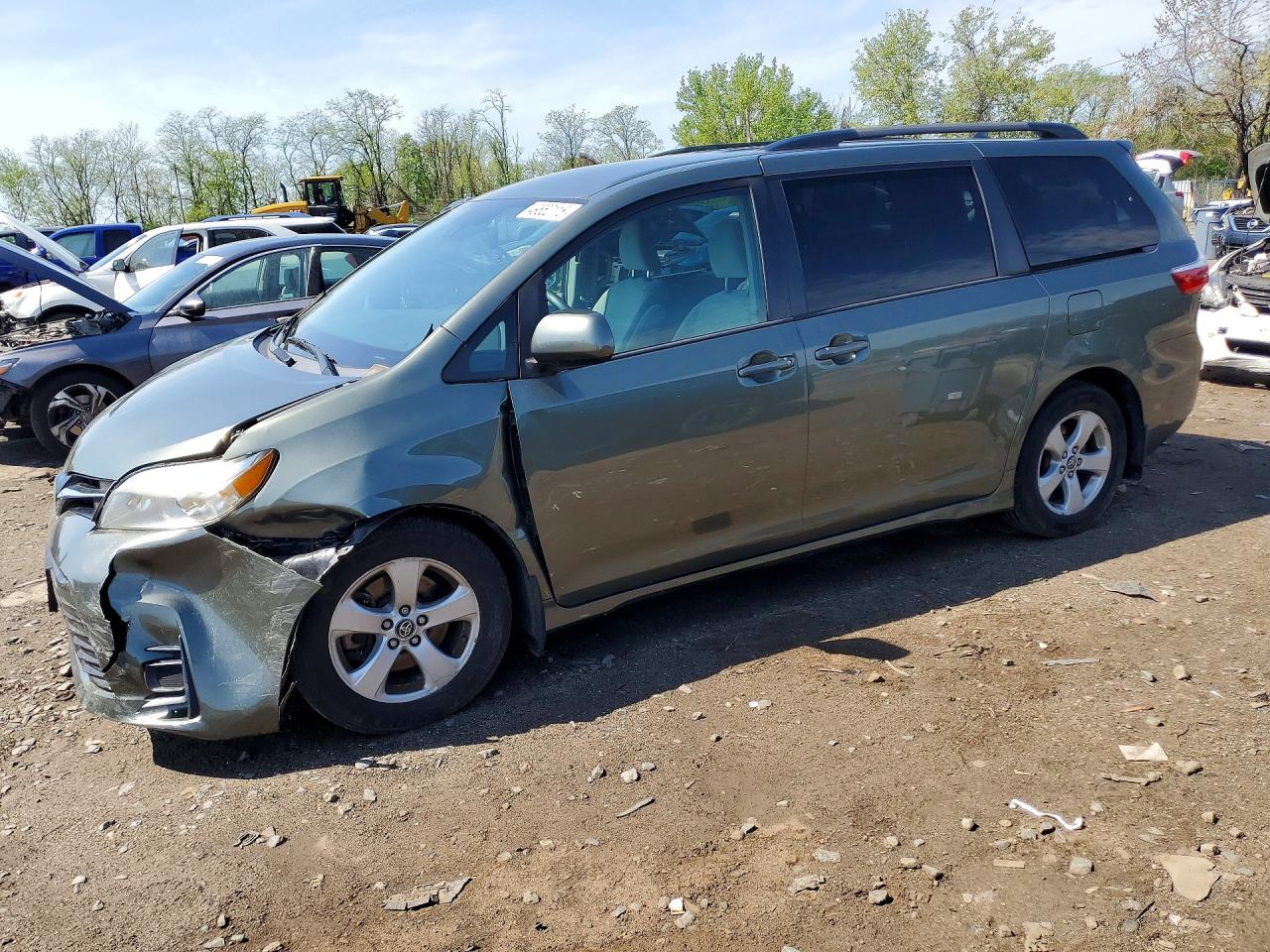 5TDKZ3DCXKS970362 · 2019 TOYOTA SIENNA