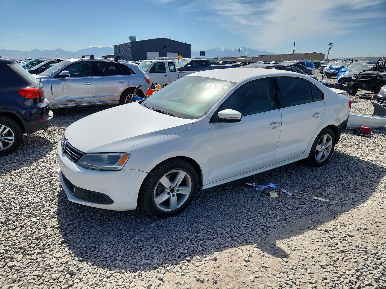 3VWLL7AJ4DM414080 · 2013 VOLKSWAGEN JETTA
