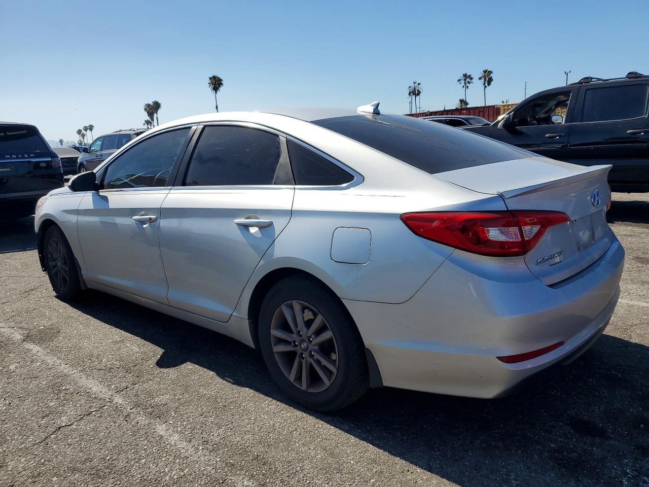 5NPE24AF0FH203816 · 2015 HYUNDAI SONATA · 2/12
