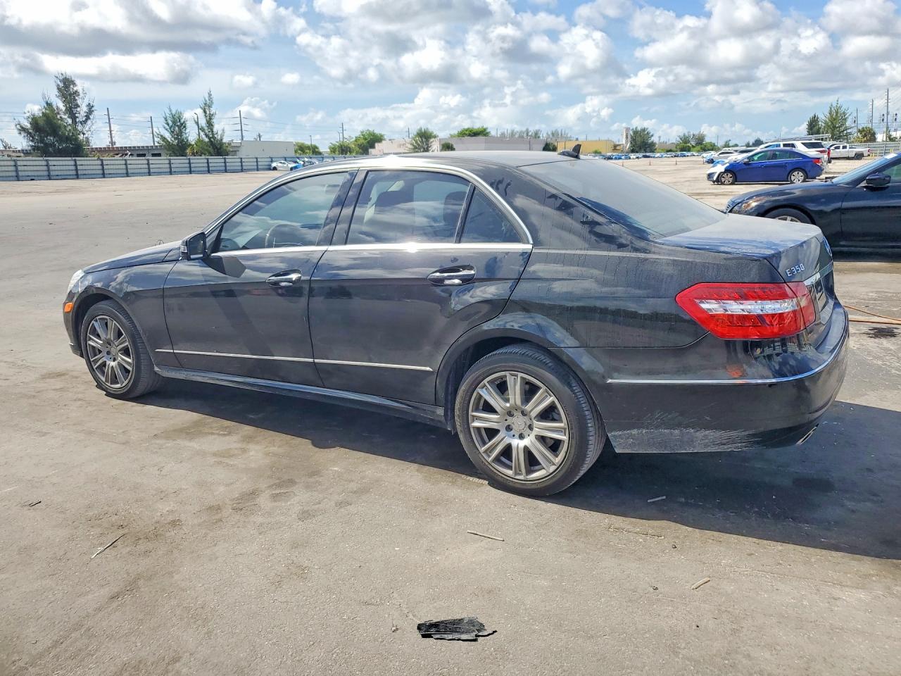 WDDHF5KB3DA693195 · 2013 MERCEDES-BENZ E · 2/12