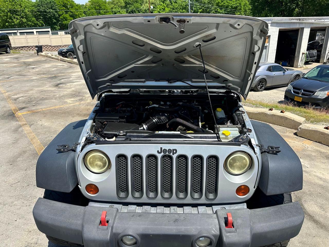 1J4BA3H10AL100100 · 2010 JEEP WRANGLER UNLIMITED · 5/10