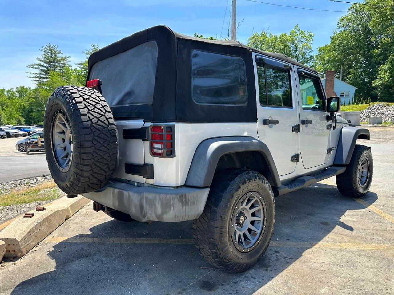 1J4BA3H10AL100100 · 2010 JEEP WRANGLER UNLIMITED · 3/10