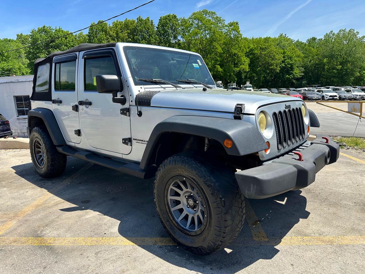 1J4BA3H10AL100100 · 2010 JEEP WRANGLER UNLIMITED · 4/10