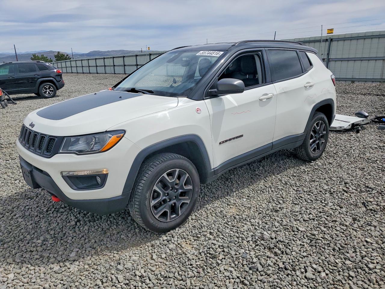 3C4NJDDB8LT163301 · 2020 JEEP COMPASS