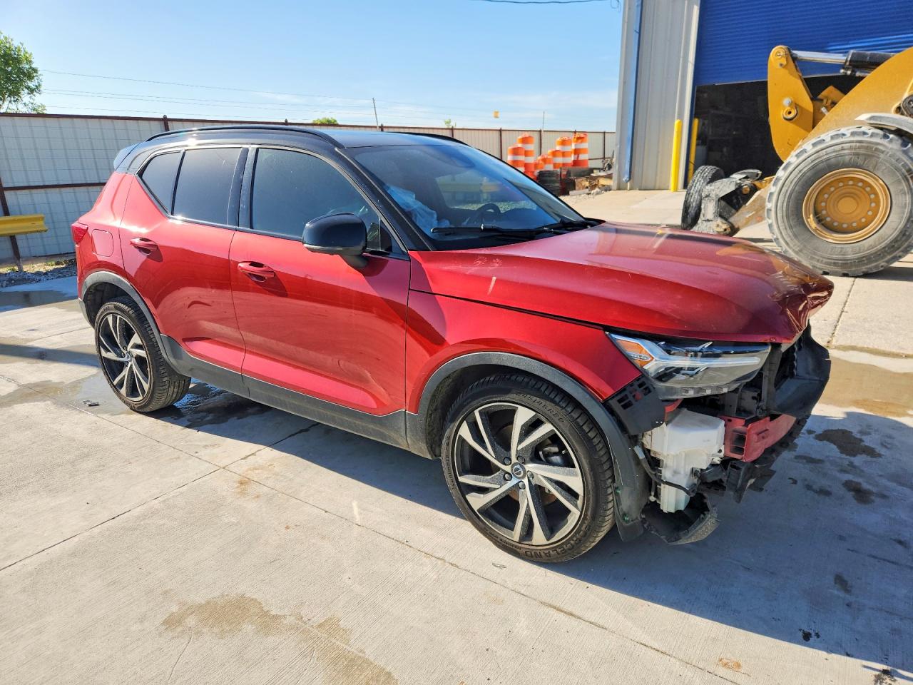 YV4162UM2K2048633 · 2019 VOLVO XC40 · 4/14