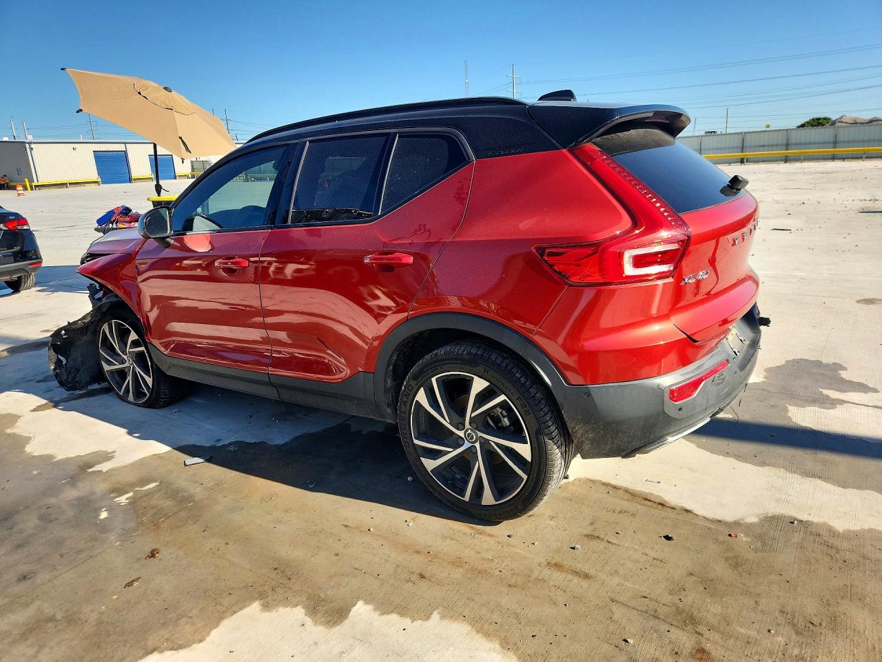 YV4162UM2K2048633 · 2019 VOLVO XC40 · 2/14