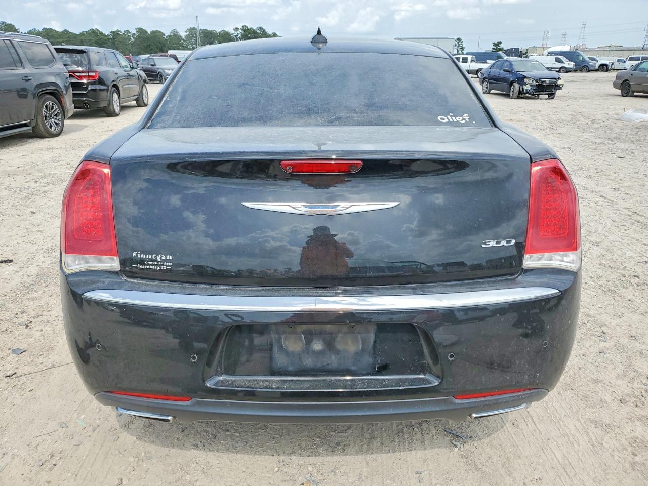 2C3CCAAG4GH207667 · 2016 CHRYSLER 300 · 6/12