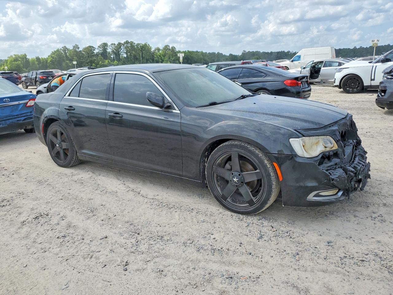 2C3CCAAG4GH207667 · 2016 CHRYSLER 300 · 4/12