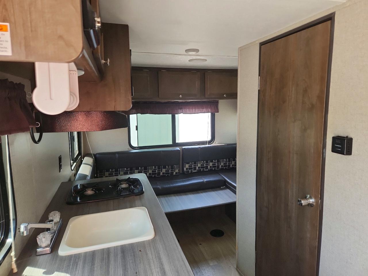 4YDT17R19KH931600 · 2019 KEYSTONE COLEMAN · 6/10