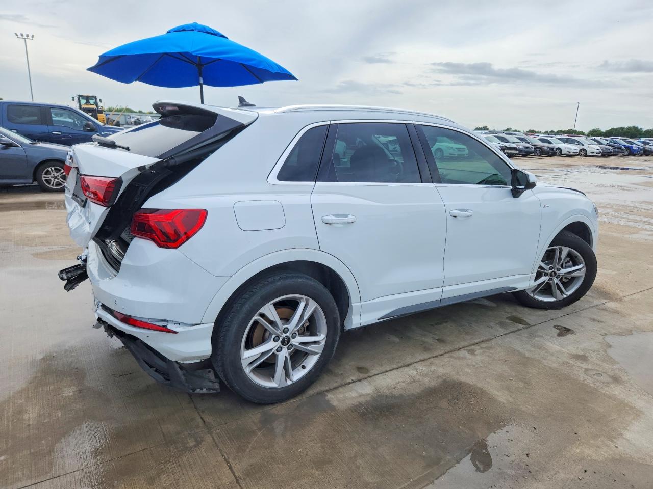 WA1DECF33R1078182 · 2024 AUDI Q3 · 3/13