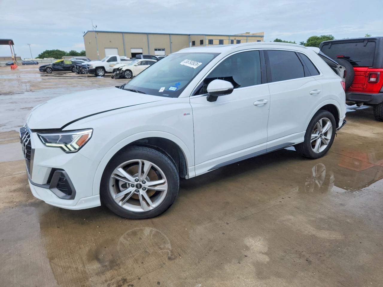 WA1DECF33R1078182 · 2024 AUDI Q3