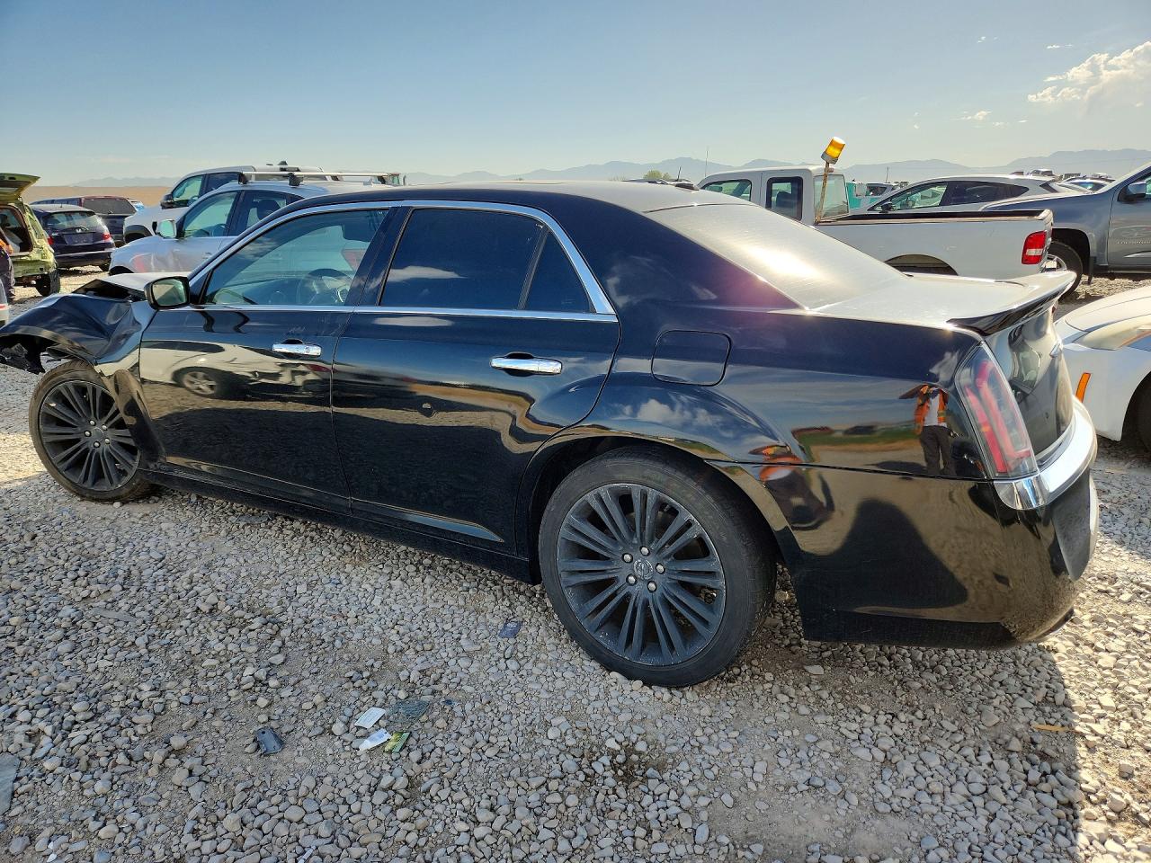 2C3CA6CTXBH595154 · 2011 CHRYSLER 300C · 2/13