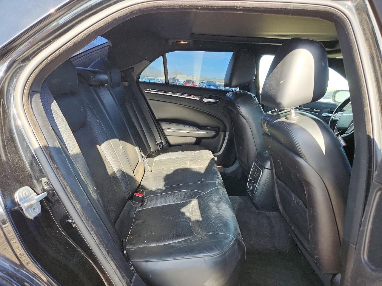 2C3CA6CTXBH595154 · 2011 CHRYSLER 300C · 10/13