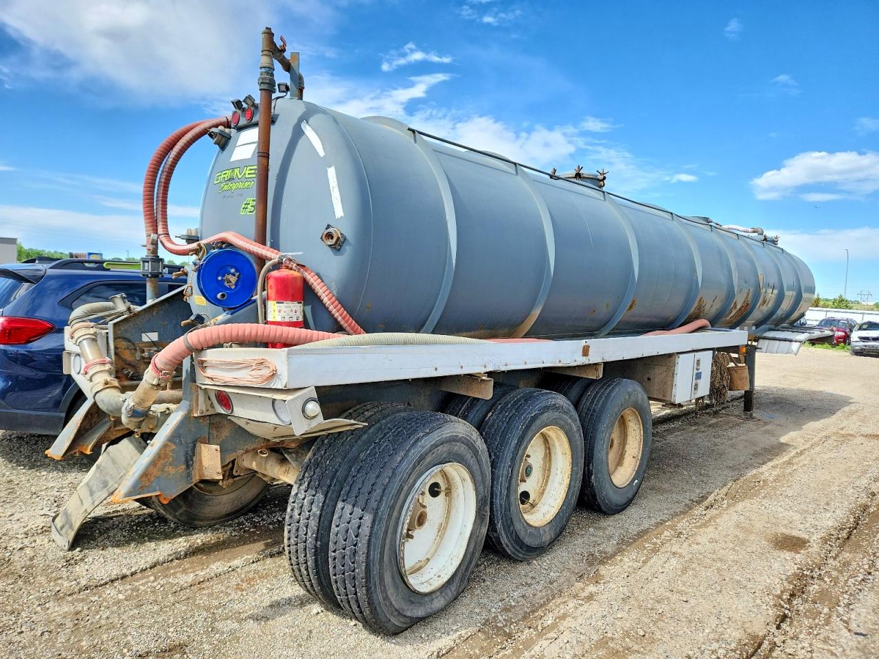 1T9TA4331C1867097 · 2012 TROXELL TRAILERS · 5/10