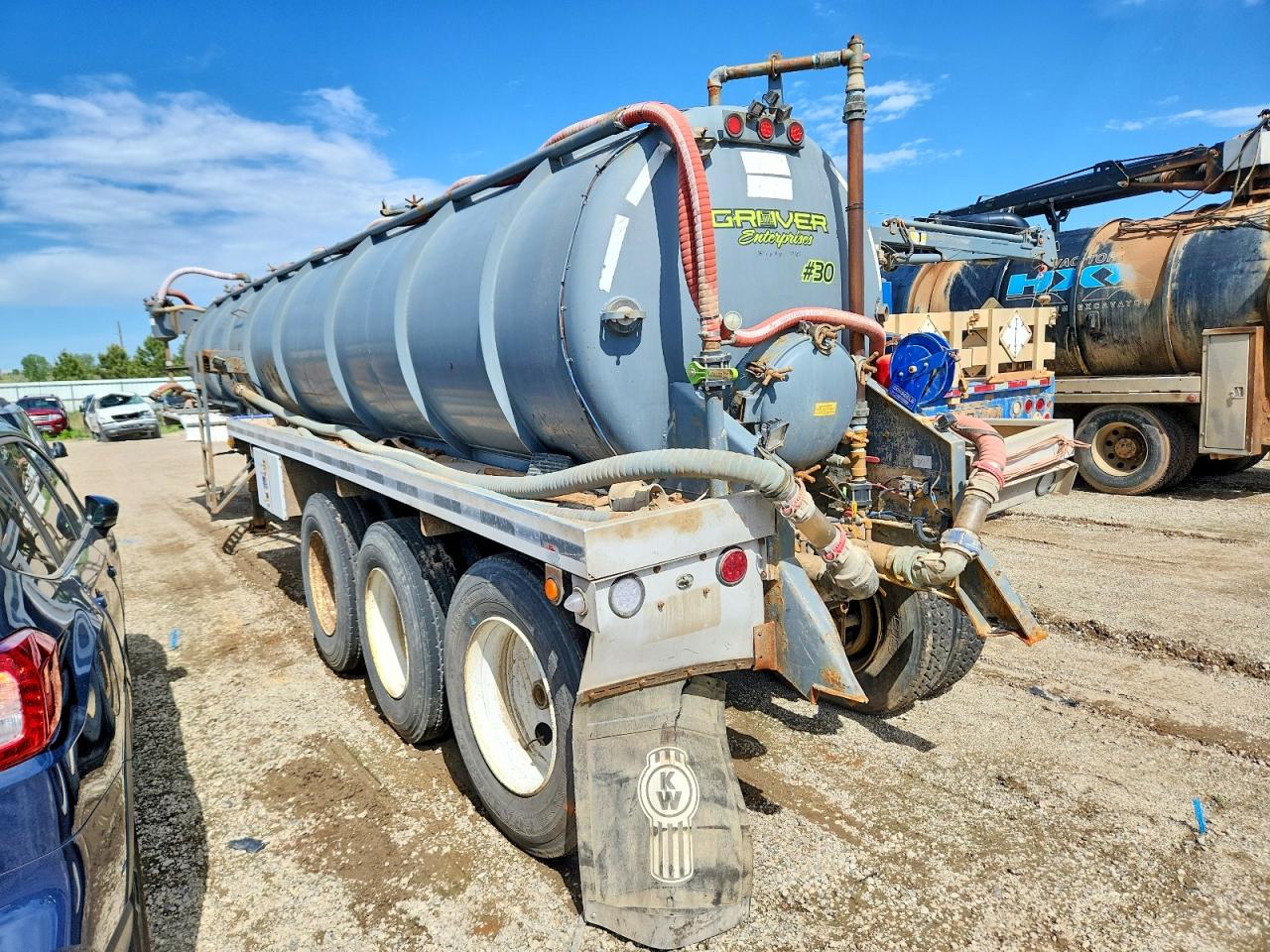 1T9TA4331C1867097 · 2012 TROXELL TRAILERS · 4/10