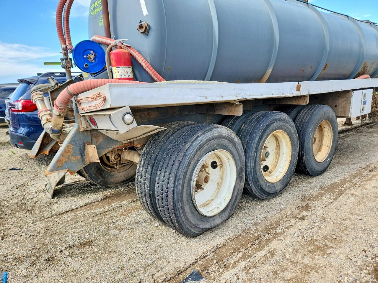 1T9TA4331C1867097 · 2012 TROXELL TRAILERS · 9/10