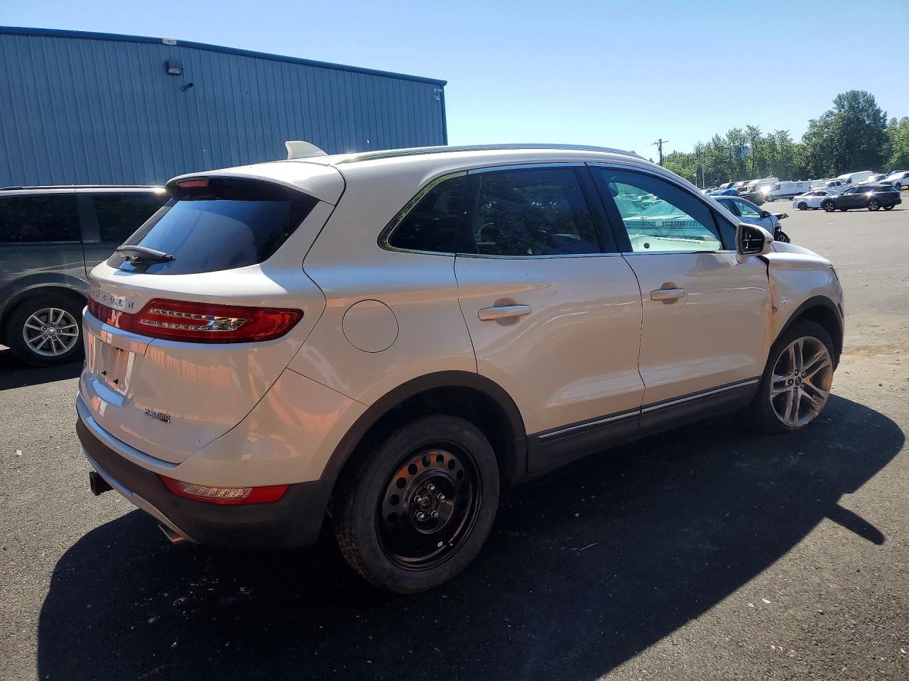 5LMTJ2AH0FUJ10812 · 2015 LINCOLN MKC · 3/12