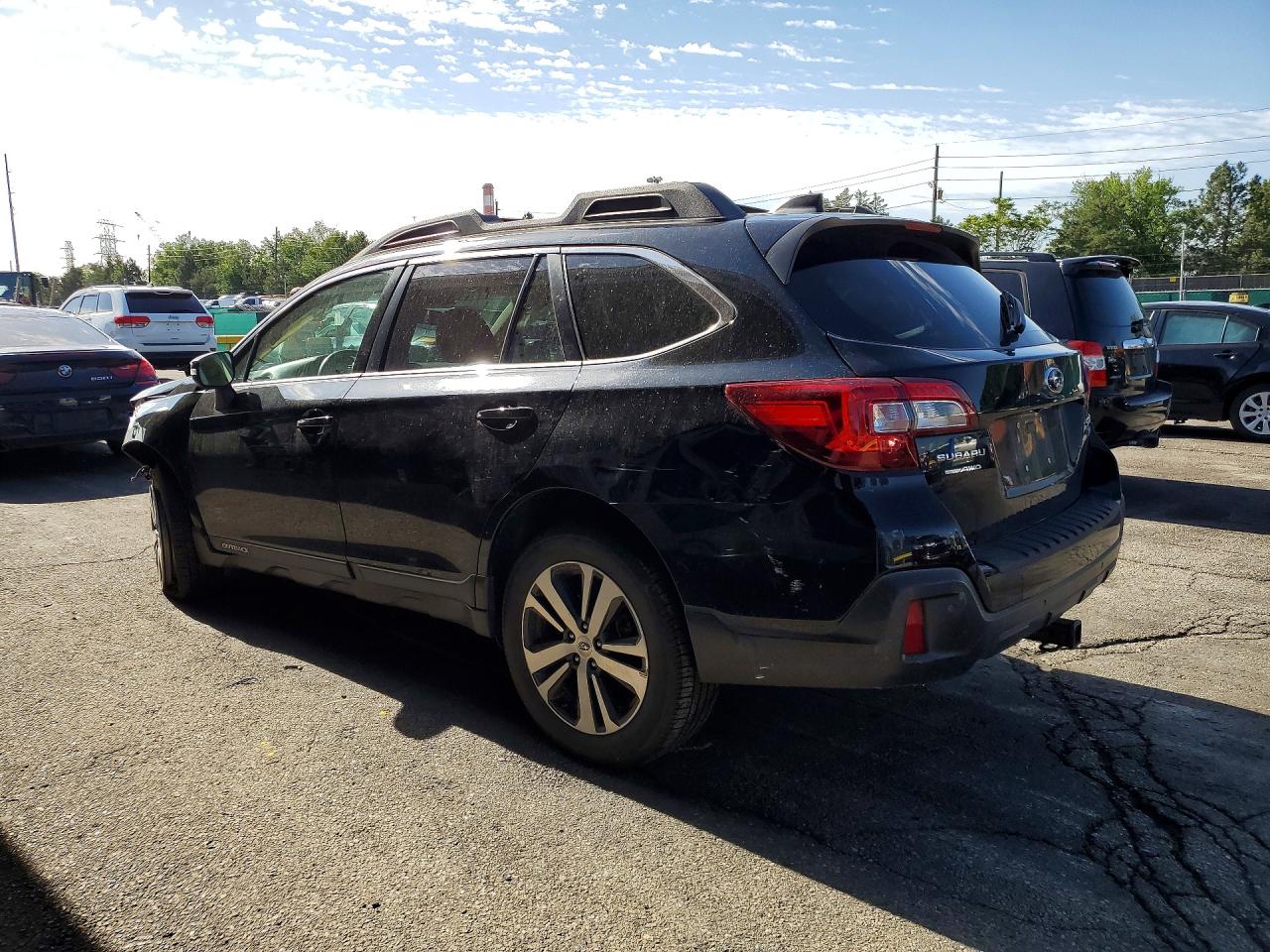 4S4BSENC3J3288546 · 2018 SUBARU OUTBACK · 2/12