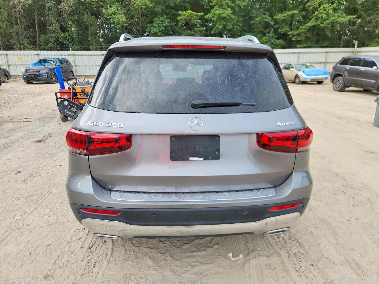 W1N4M4HBXLW056377 · 2020 MERCEDES-BENZ GLB · 6/13