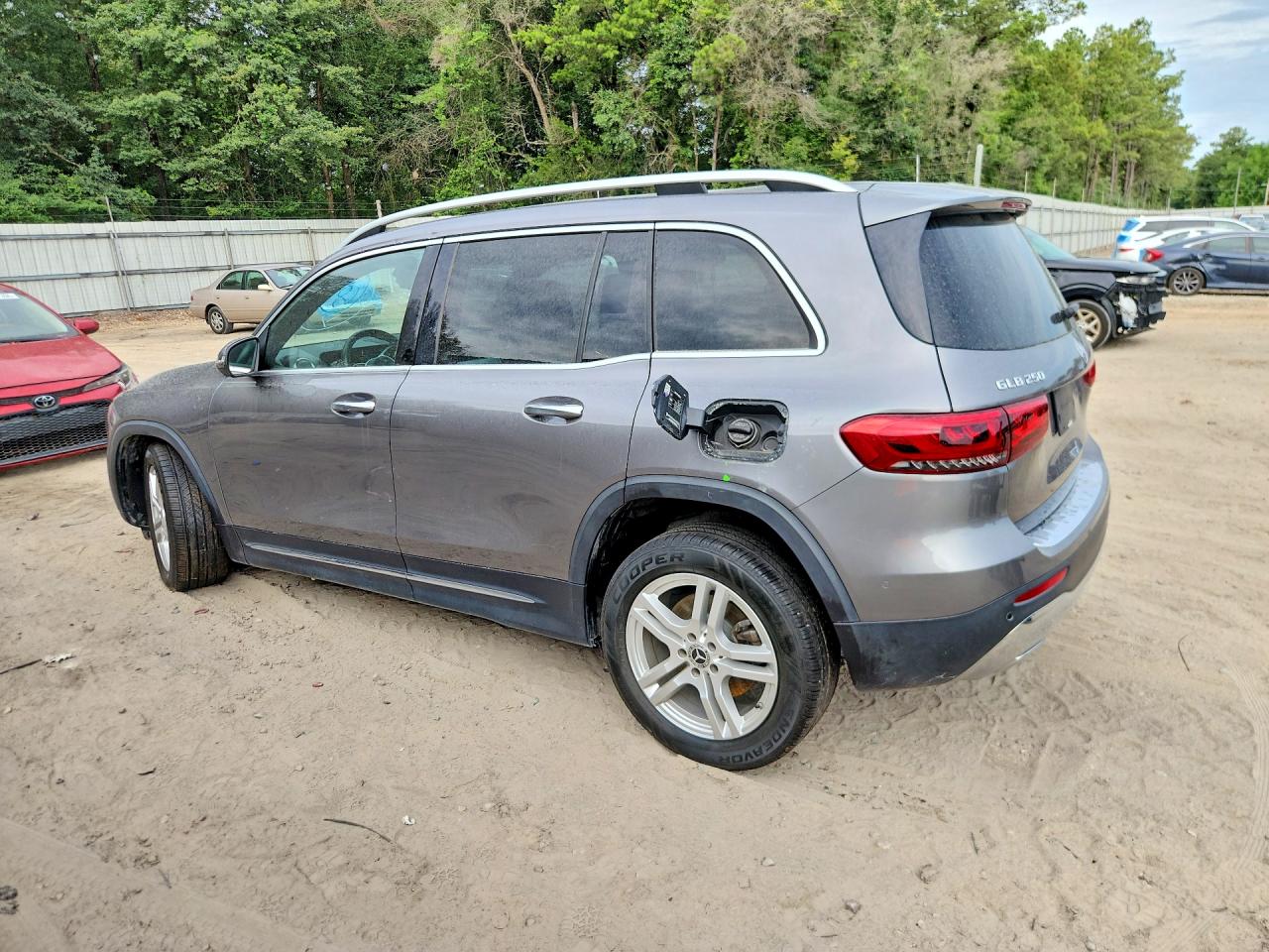 W1N4M4HBXLW056377 · 2020 MERCEDES-BENZ GLB · 2/13