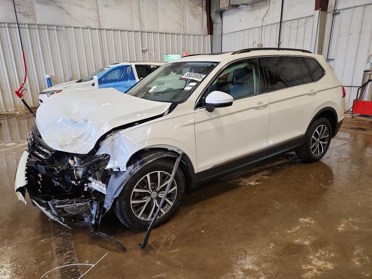 3VV3B7AX2JM005518 · 2018 VOLKSWAGEN TIGUAN