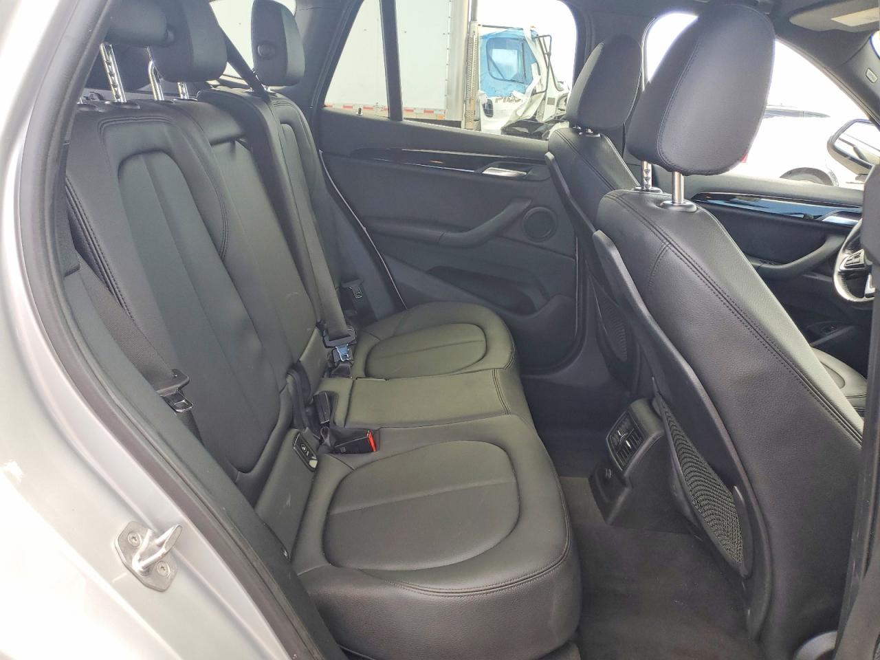 WBXHU7C32J5H39726 · 2018 BMW X1 · 11/13