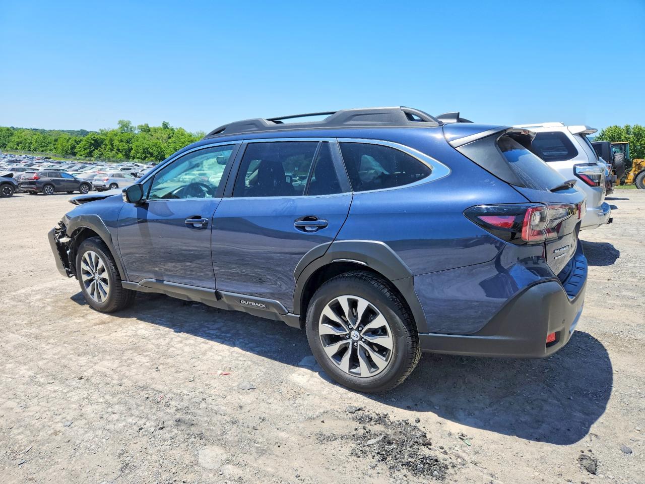 4S4BTANC5S3124870 · 2025 SUBARU OUTBACK · 2/13