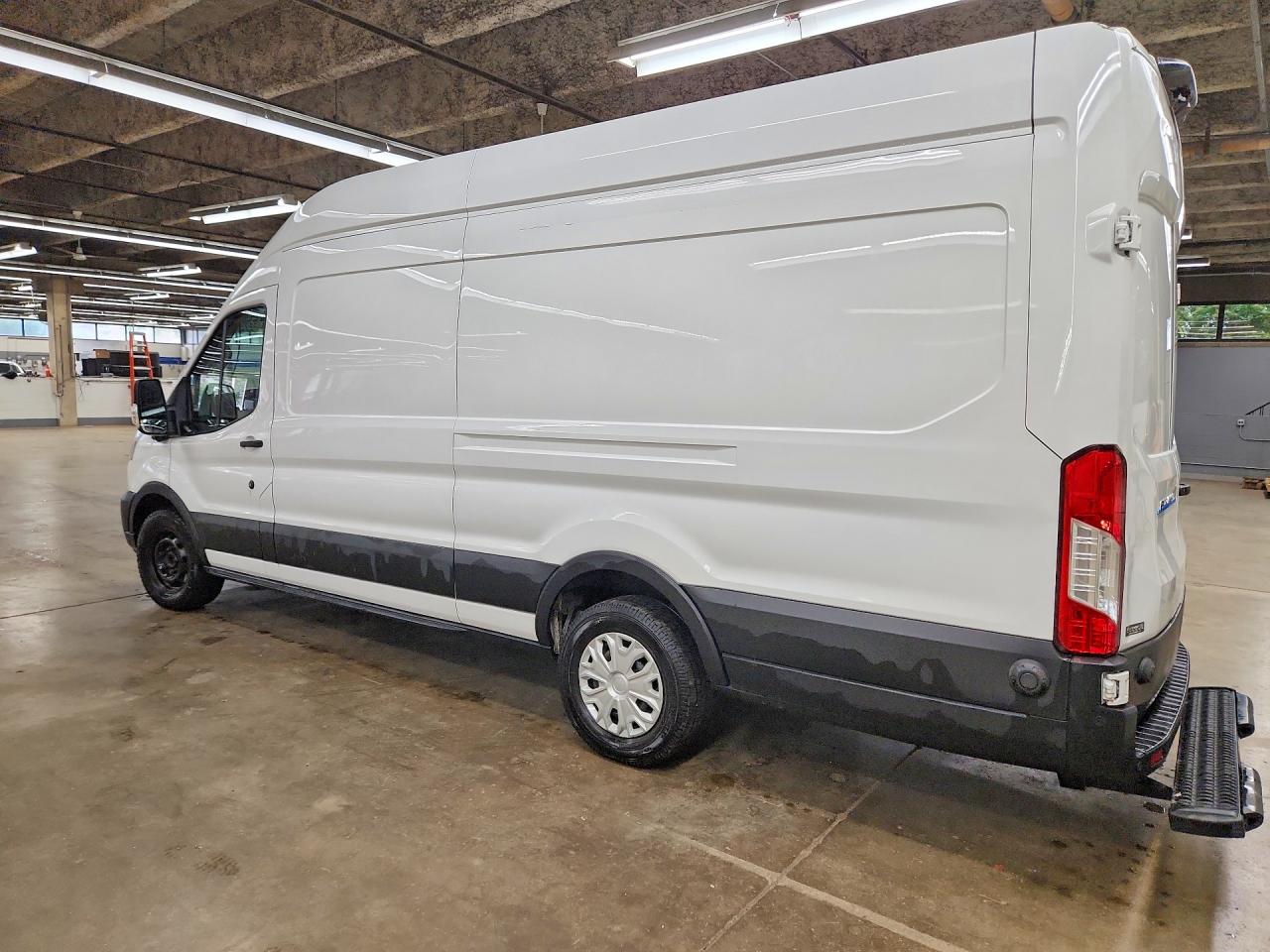 1FTBW3XK5NKA28386 · 2022 FORD TRANSIT · 2/14