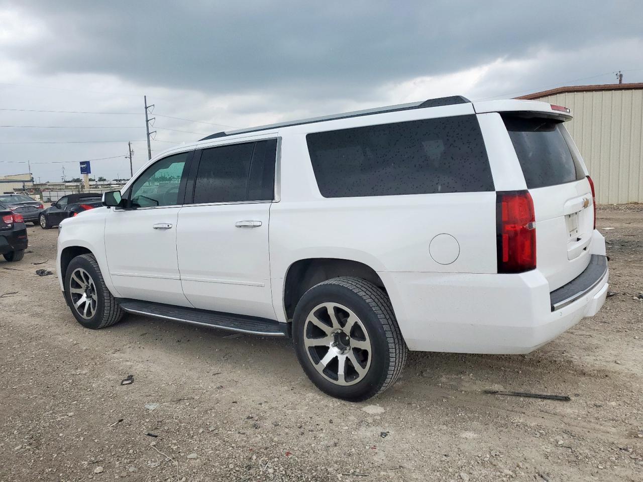 1GNSCJKCXJR195462 · 2018 CHEVROLET SUBURBAN · 2/13