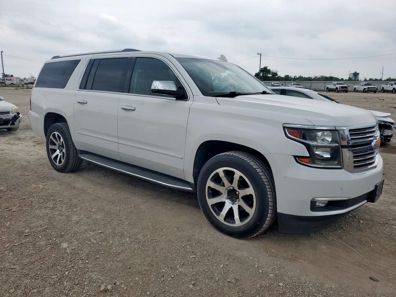 1GNSCJKCXJR195462 · 2018 CHEVROLET SUBURBAN · 4/13