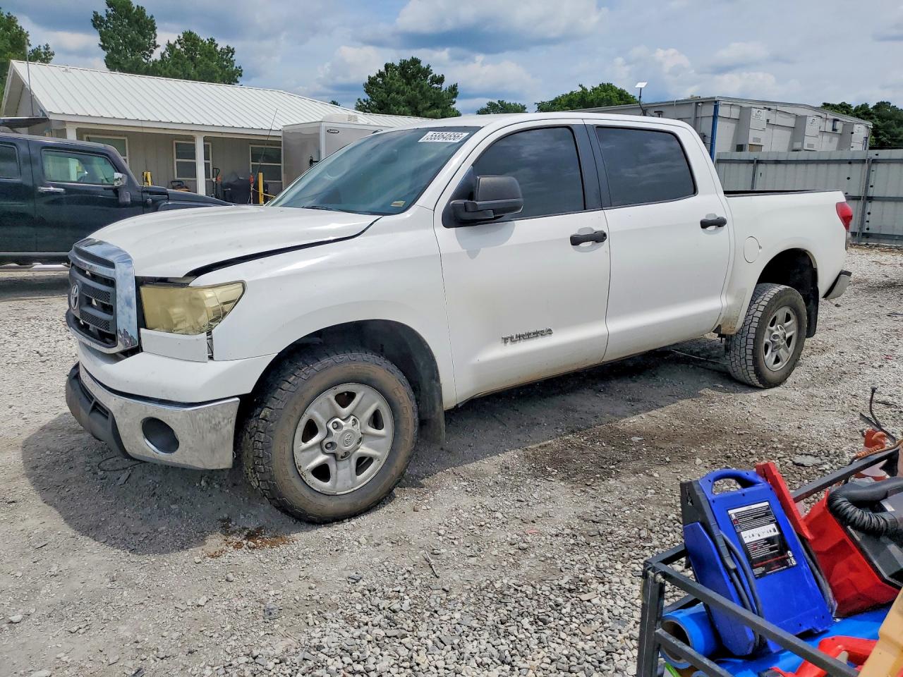 5TFDM5F11BX026796 · 2011 TOYOTA TUNDRA