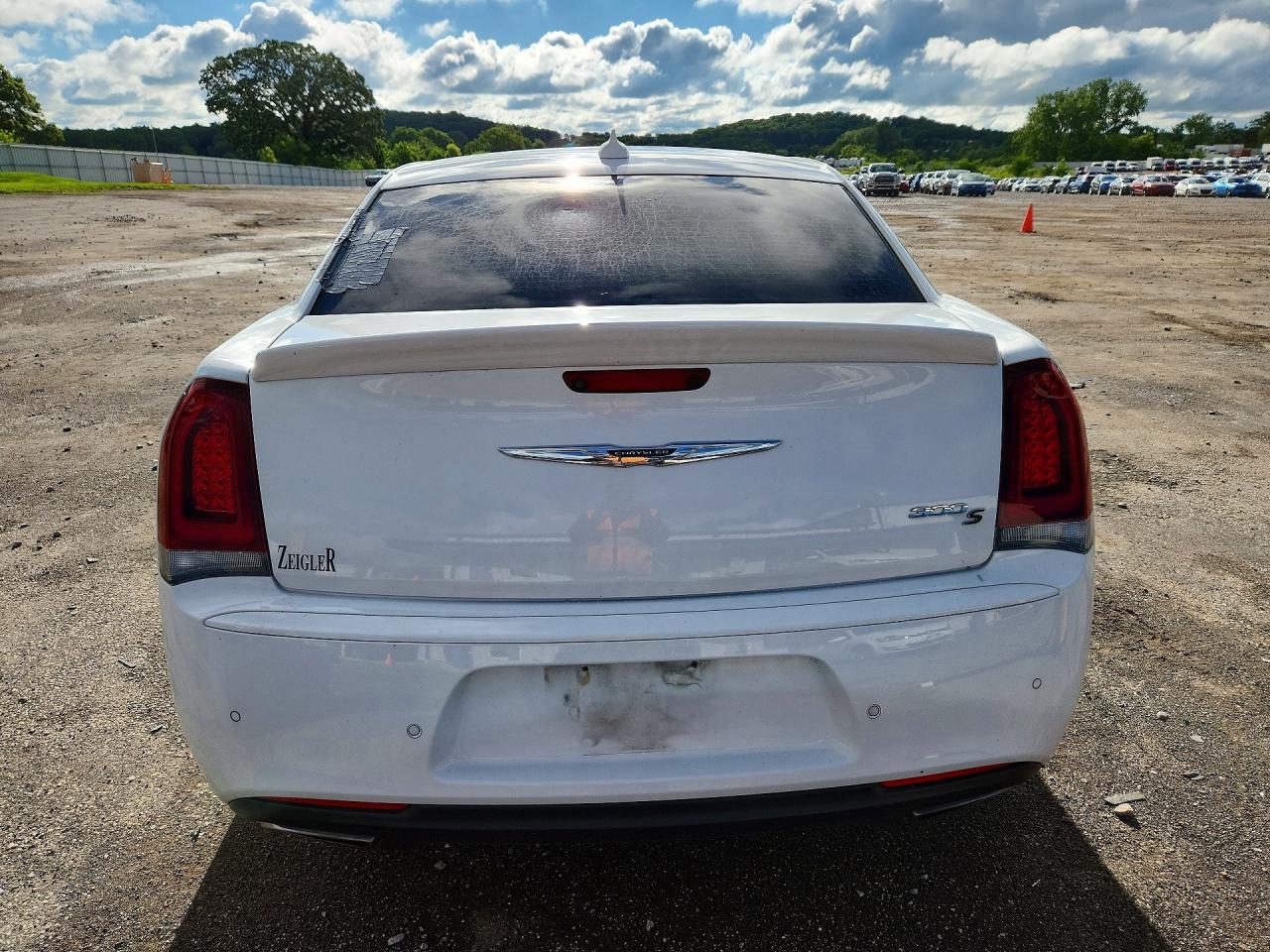 2C3CCABG0JH274580 · 2018 CHRYSLER 300 · 6/12