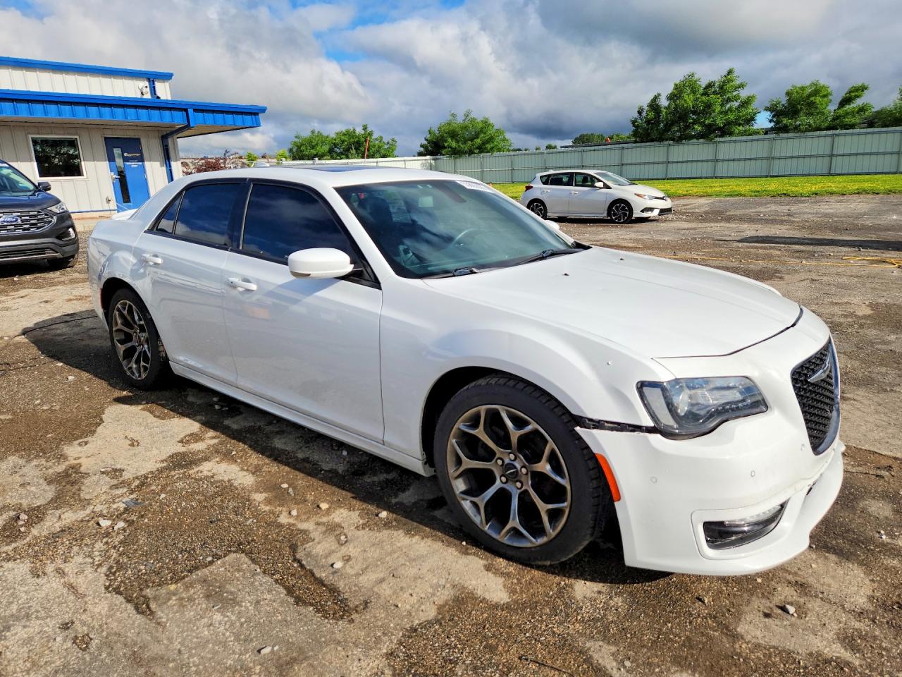2C3CCABG0JH274580 · 2018 CHRYSLER 300 · 4/12